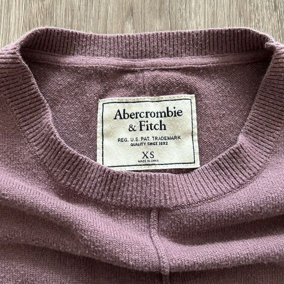 Abercrombie & Fitch Cropped Sweater - Picture 4 of 5